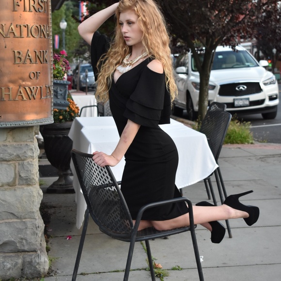 Little Black Dress Cold Shoulder - Picture 4 of 6